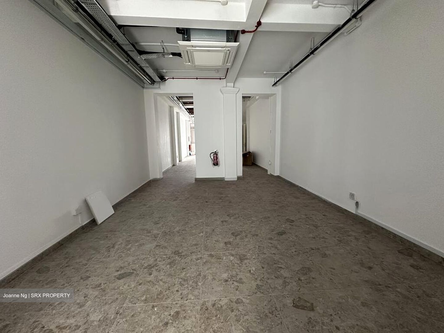 Rowell Road (D8), Retail #570487221
